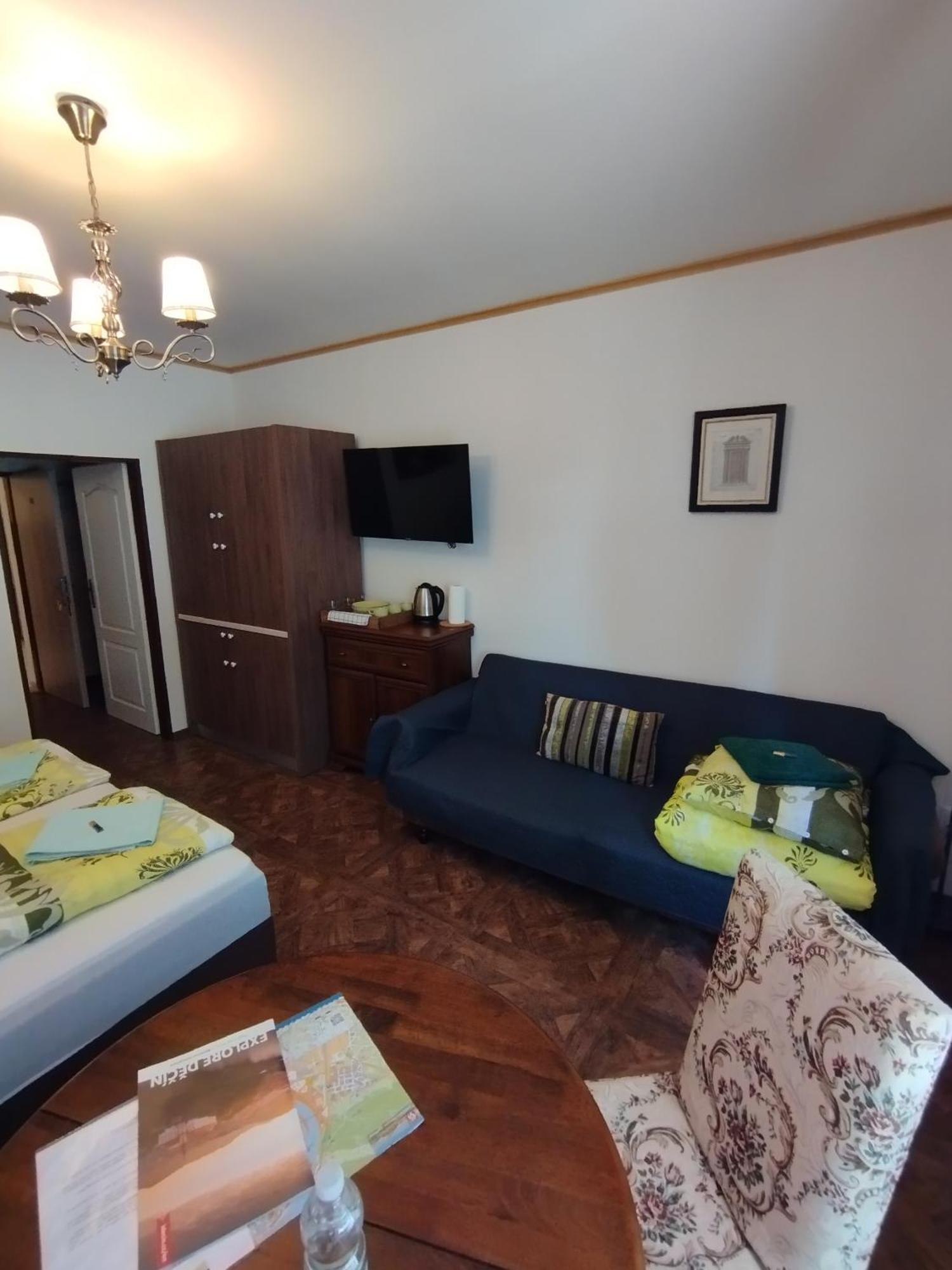 Bynovecky Zamecek Hotel Bagian luar foto