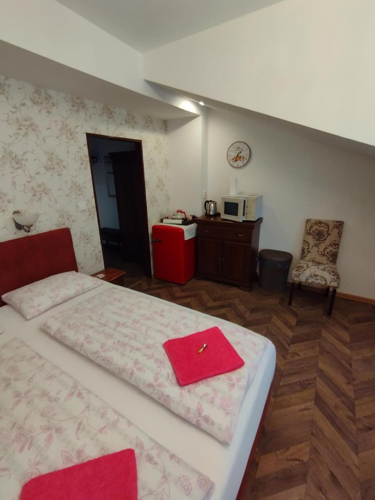 Bynovecky Zamecek Hotel Bagian luar foto