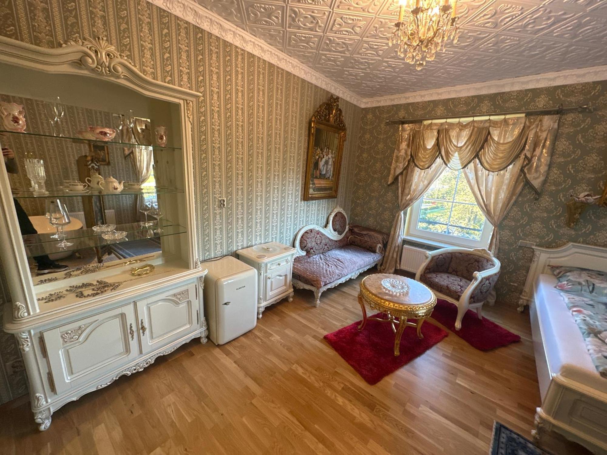 Bynovecky Zamecek Hotel Bagian luar foto