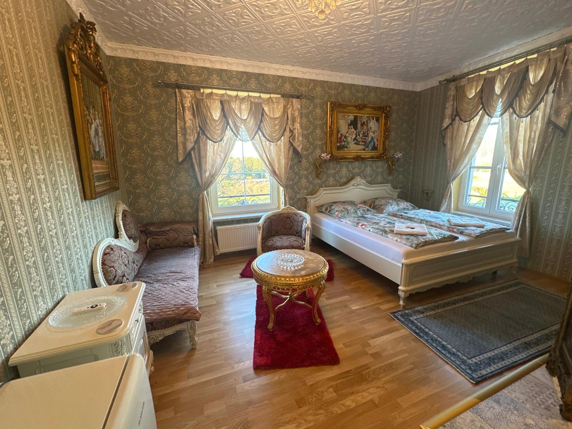 Bynovecky Zamecek Hotel Bagian luar foto