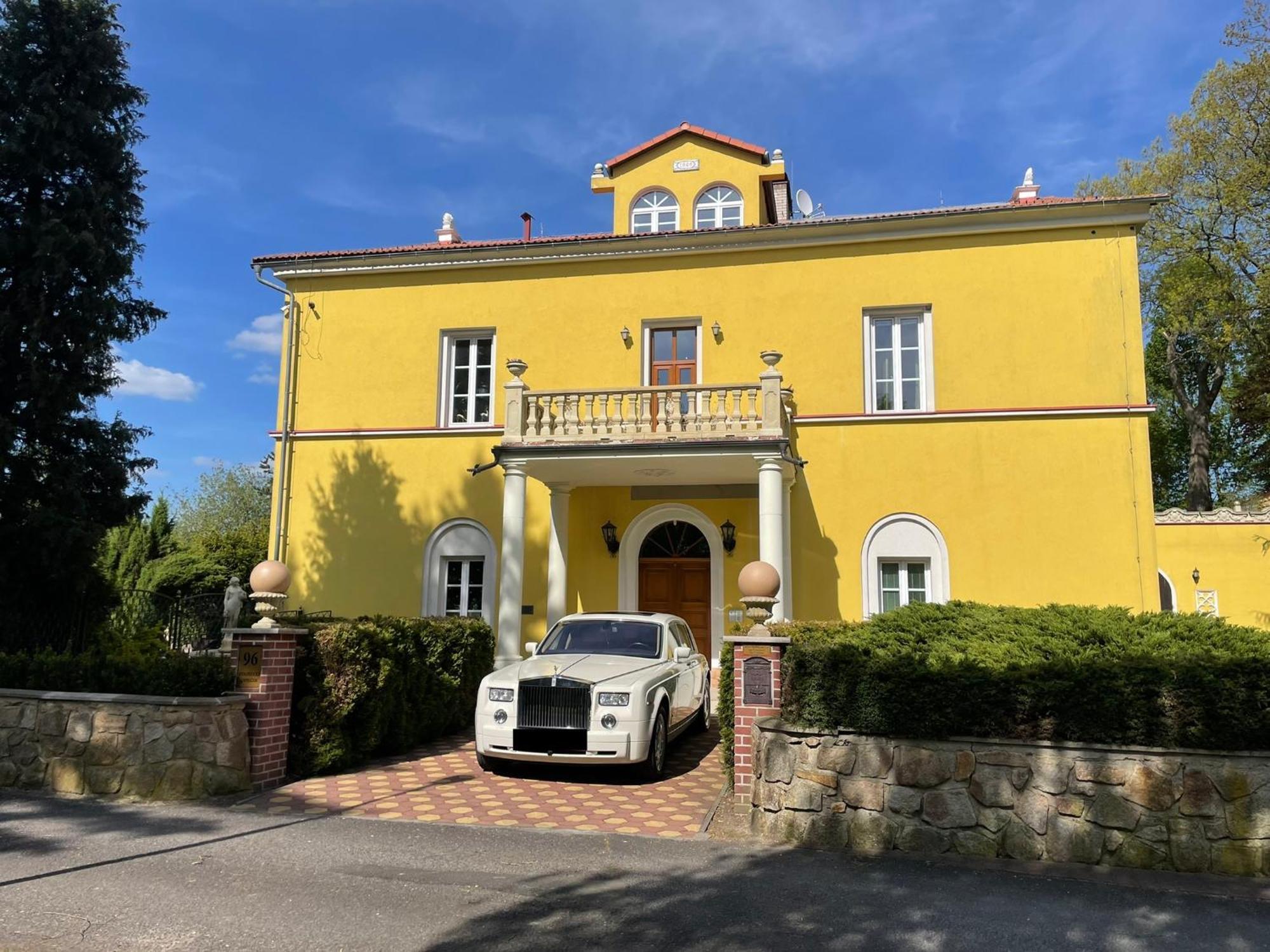 Bynovecky Zamecek Hotel Bagian luar foto