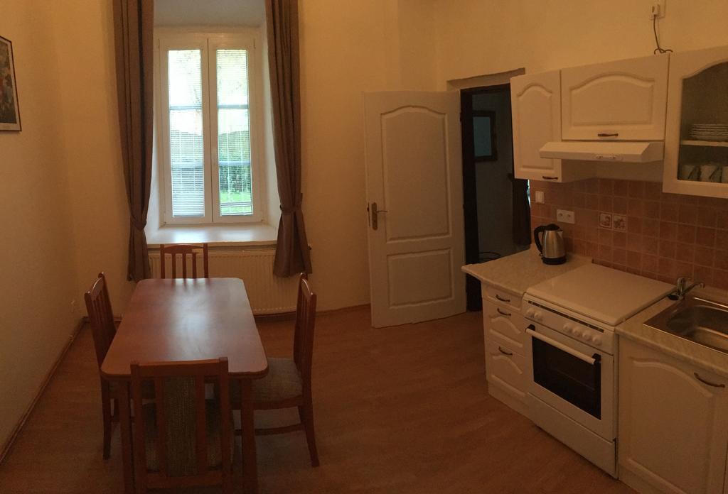 Bynovecky Zamecek Hotel Bagian luar foto