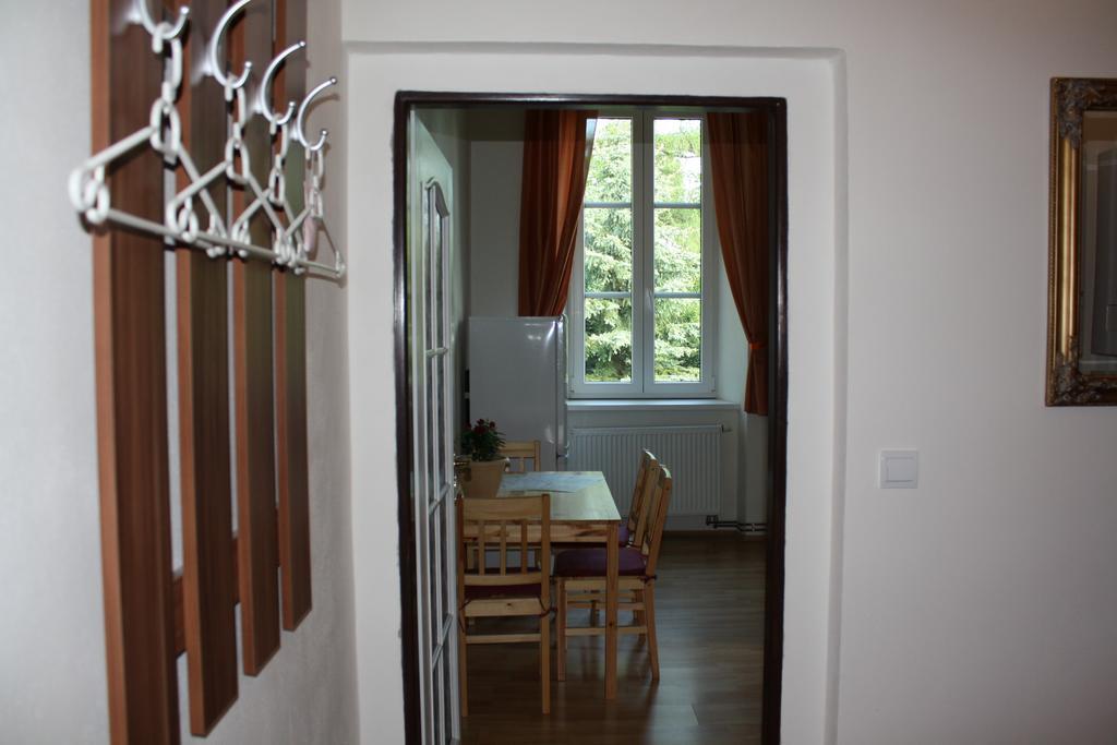 Bynovecky Zamecek Hotel Bagian luar foto