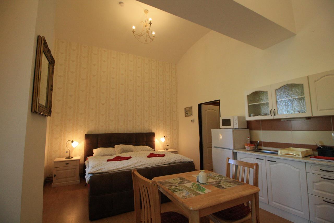 Bynovecky Zamecek Hotel Bagian luar foto