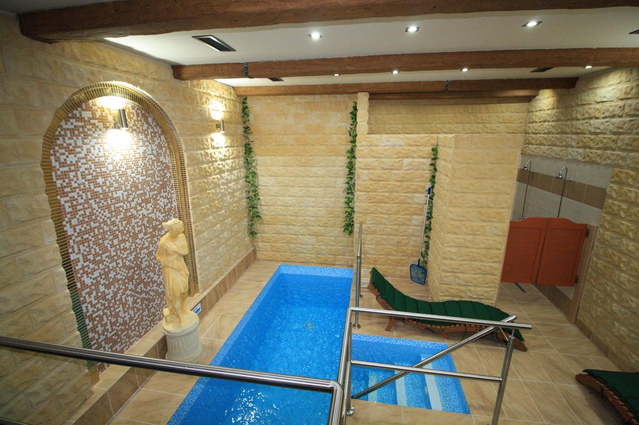 Bynovecky Zamecek Hotel Bagian luar foto