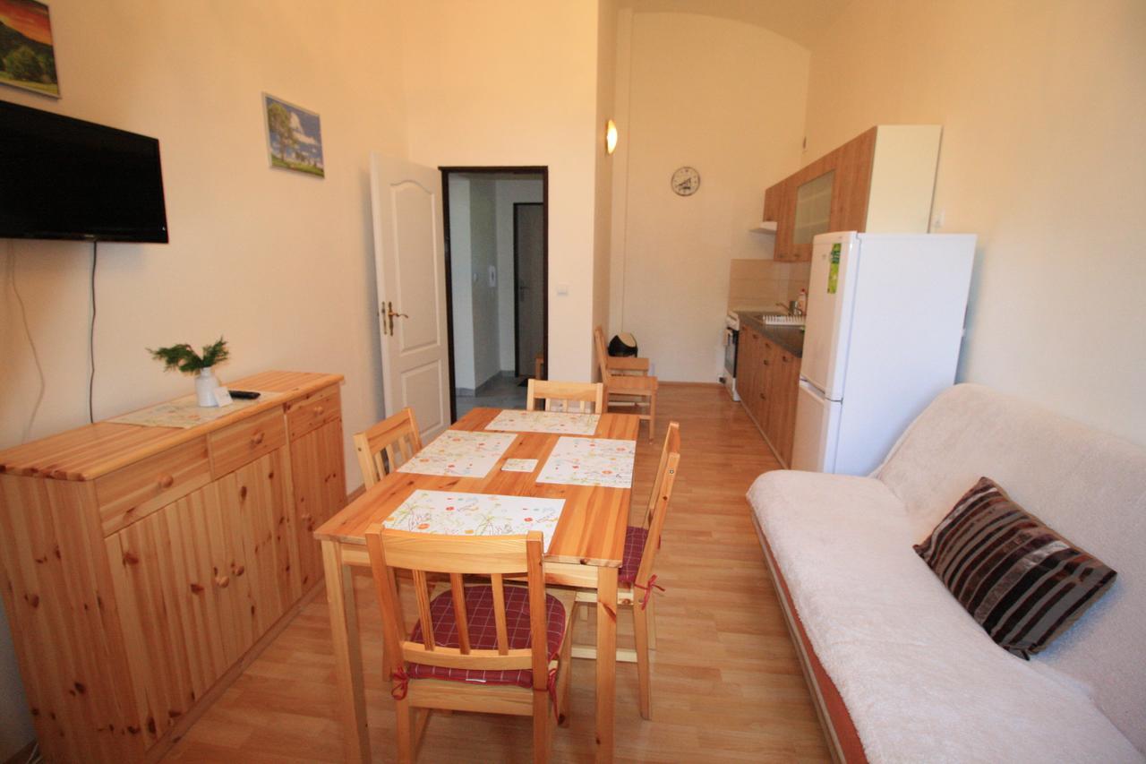 Bynovecky Zamecek Hotel Bagian luar foto