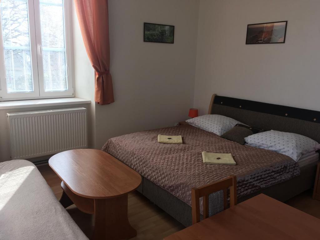 Bynovecky Zamecek Hotel Bagian luar foto