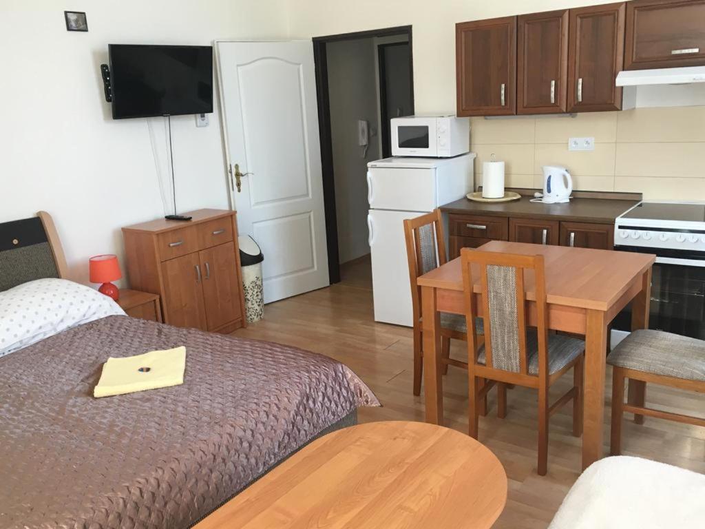 Bynovecky Zamecek Hotel Bagian luar foto